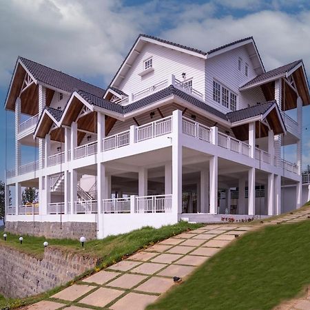 Petals Nilgiris Hotel Ooty Ngoại thất bức ảnh